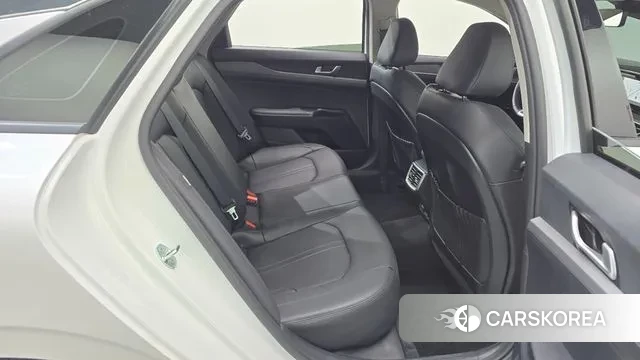 Kia K5 3rd generation 2023 Белый из Кореи, фото 3