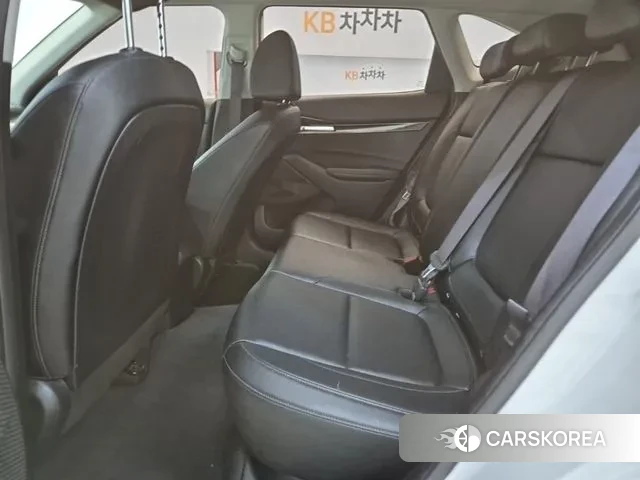 Kia Seltos 2022 Белый из Кореи, фото 3