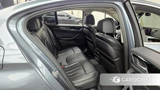 BMW 5 Series (G30) 2020 Серый из Кореи, фото 3