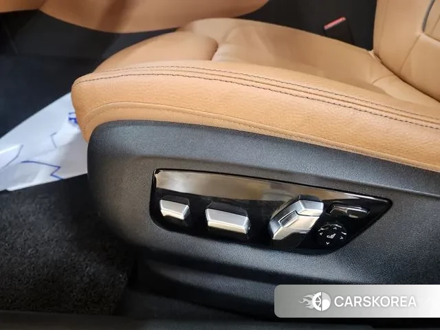 BMW 5 Series (G30) 2022 Черный из Кореи, фото 3