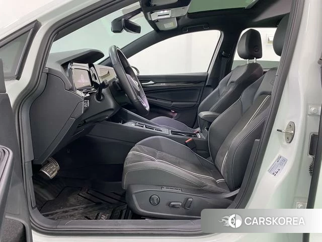 Volkswagen Golf 2023 Белый из Китая, фото 3