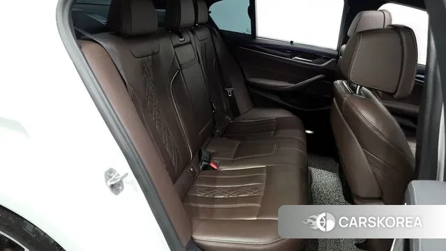 BMW 5 Series (G30) 2022 Белый из Кореи, фото 3