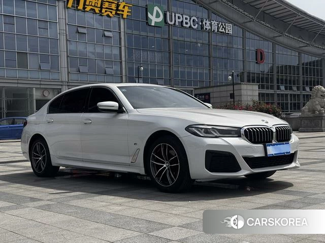 BMW 5 series 2022 Белый из Китая, фото 3