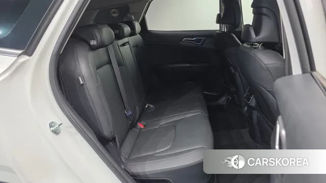 Kia Sportage 5th Generation Hybrid 2023 Белый из Кореи, фото 3