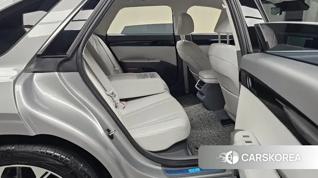 Hyundai Grandeur Hybrid (GN7) 2025 Серебристо-серый из Кореи, фото 3