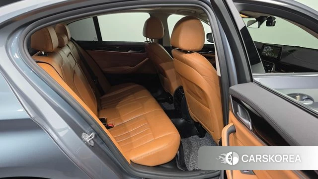 BMW 5 Series (G30) 2018 Серый из Кореи, фото 3