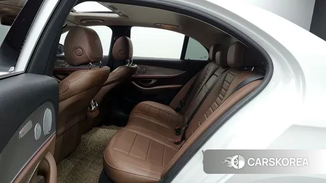 Mercedes-Benz E-Class W213 2018 Белый из Кореи, фото 3