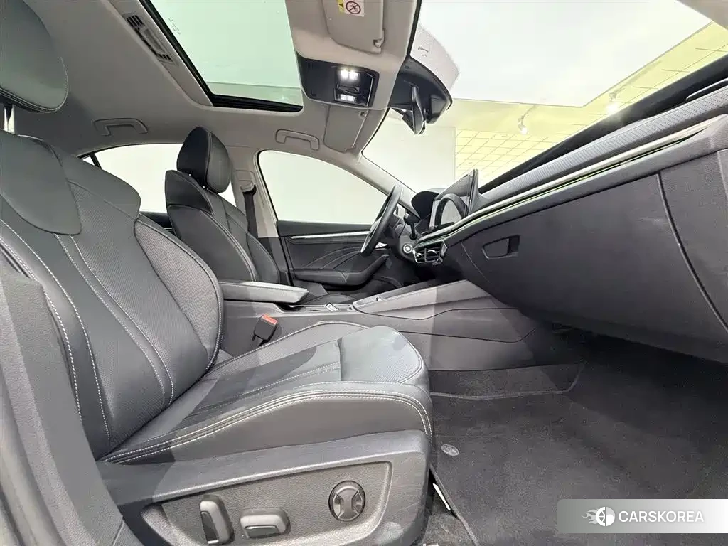 Skoda Octavia 2022 Белый из Китая, фото 3
