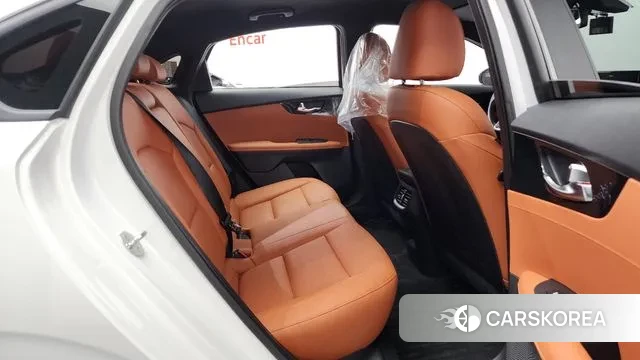 Kia The New K3 2nd generation 2023 Белый из Кореи, фото 3