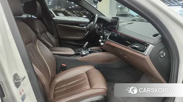 BMW 5 Series (G30) 2021 Белый из Кореи, фото 3