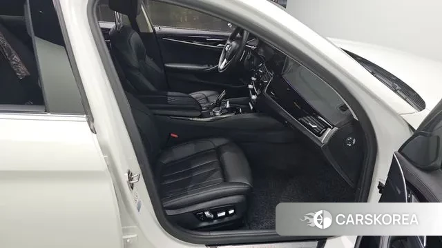 BMW 5 Series (G30) 2020 Белый из Кореи, фото 3