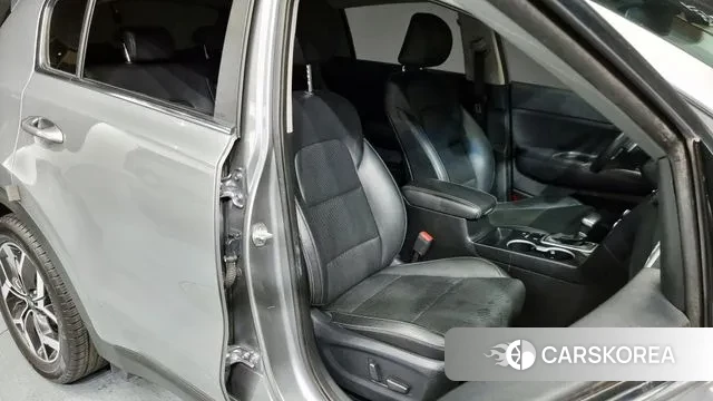 Kia Sportage The Bold 2021 Серый из Кореи, фото 3