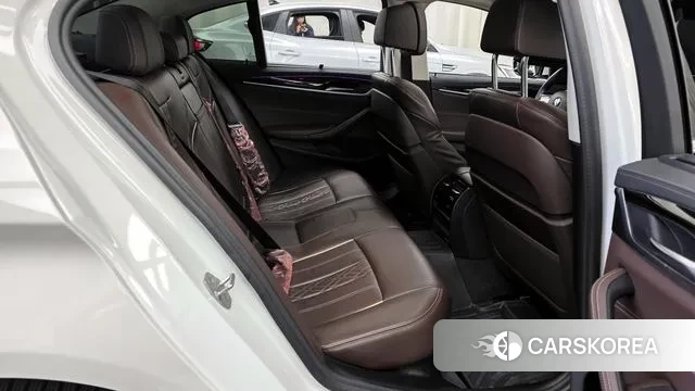 BMW 5 Series (G30) 2022 Белый из Кореи, фото 3