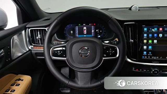 Volvo V60 Cross-Country 2nd Generation 2024 Серебристо-серый из Кореи, фото 3