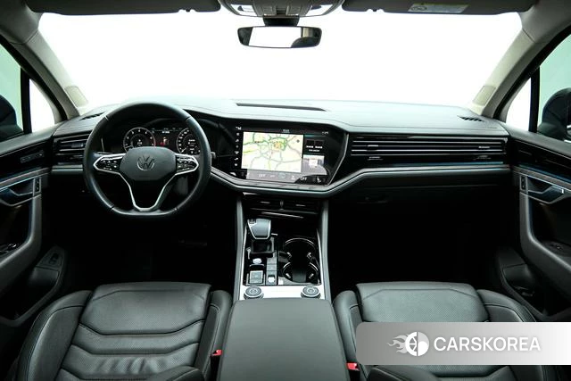 Volkswagen Touareg 2025 Черный из Китая, фото 3