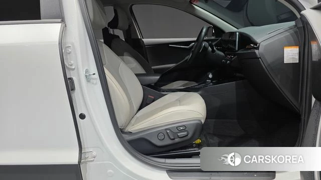 Kia Di Ol Nu Niro 2023 Белый из Кореи, фото 3