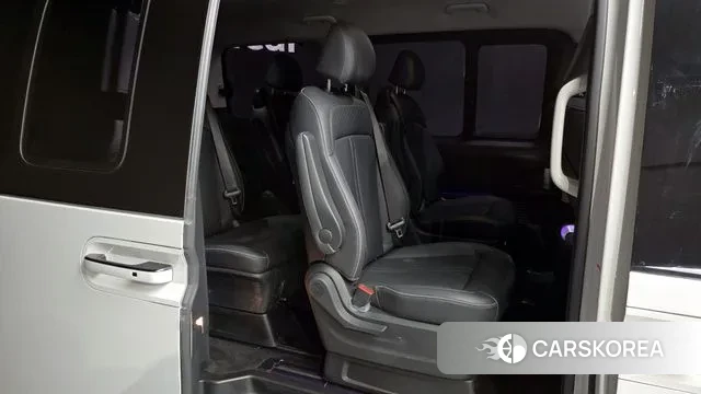 Hyundai Staria 2023 Белый из Кореи, фото 3