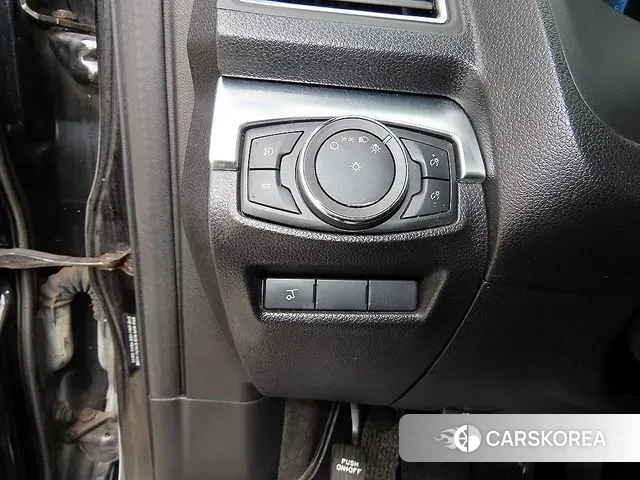 Ford Explorer 2018 Черный из Кореи, фото 3