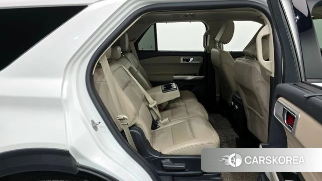 Ford Explorer 6th Generation 2021 Белый из Кореи, фото 3