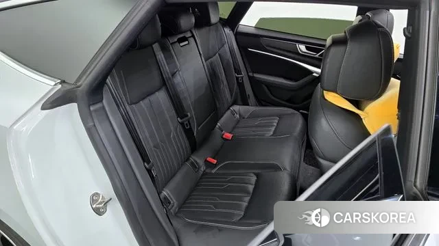 Audi A7 (4K) 2021 Белый из Кореи, фото 3