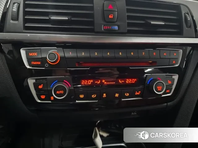 BMW 3 Series (F30) 2018 Белый из Кореи, фото 3