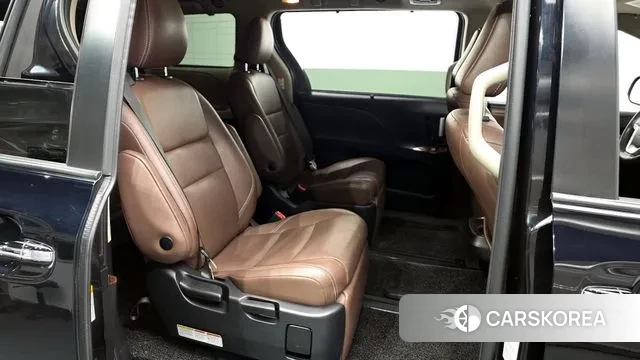 Toyota Sienna 2019 Черный из Кореи, фото 3