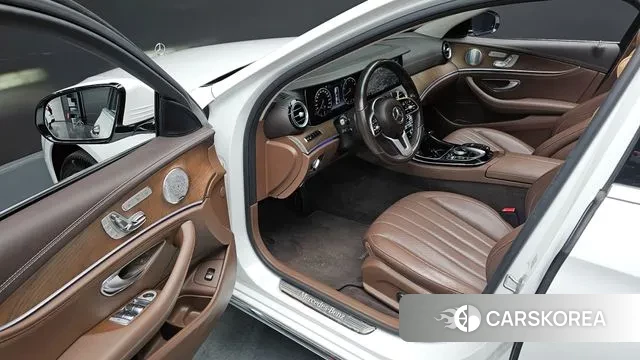 Mercedes-Benz E-Class W213 2018 Белый из Кореи, фото 3