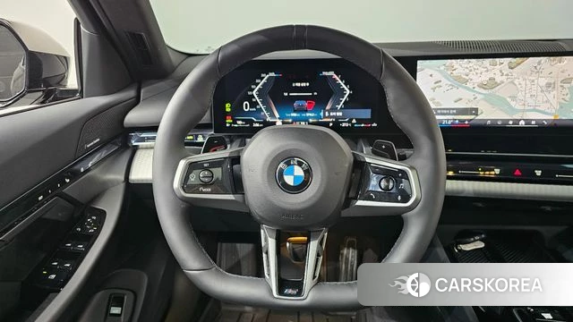 BMW 5 Series (G60) 2025 Черный из Кореи, фото 3