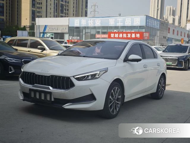 Kia K3 2022 Белый из Китая, фото 3
