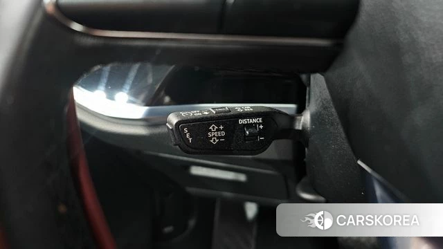 Audi Q3 (F3) 2022 Красный из Кореи, фото 3