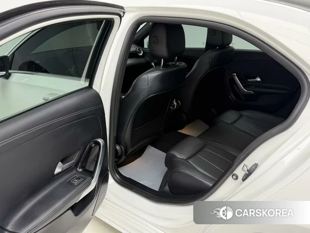 Mercedes-Benz Class A 2022 Белый из Китая, фото 3