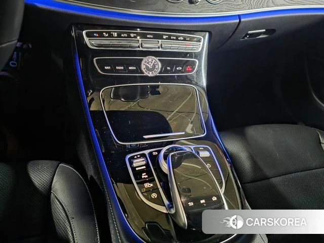 Mercedes-Benz E-Class W213 2019 Серебряный из Кореи, фото 3
