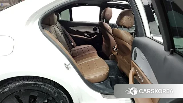 Mercedes-Benz E-Class W213 2021 Белый из Кореи, фото 3