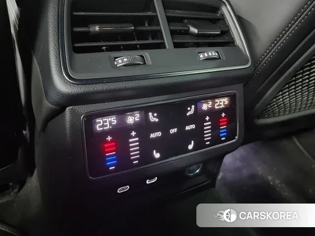 Audi S7 (4K) 2023 Черный из Кореи, фото 3