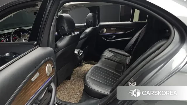 Mercedes-Benz E-Class W213 2018 Серый из Кореи, фото 3