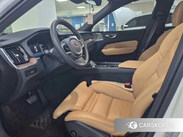 Volvo XC60 second Generation 2025 Белый из Кореи, фото 3