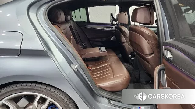 BMW 5 Series (G30) 2018 Серый из Кореи, фото 3