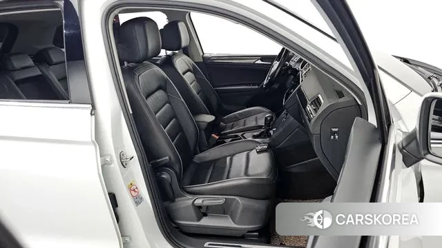 Volkswagen Tiguan second Generation 2020 Белый из Кореи, фото 3