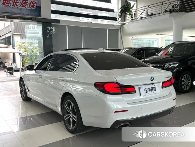 BMW 5 series 2022 Белый из Китая, фото 3