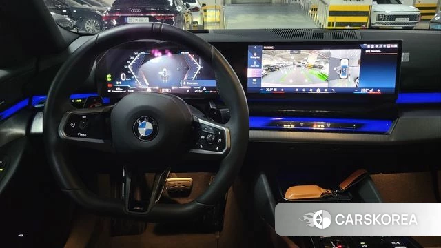 BMW 5 Series (G60) 2025 Белый из Кореи, фото 3