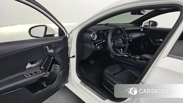 Mercedes-Benz A-Class W177 2020 Белый из Кореи, фото 3