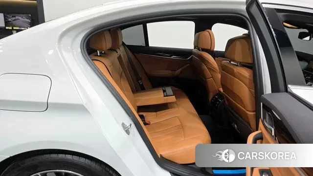 BMW 5 Series (G30) 2021 Белый из Кореи, фото 3