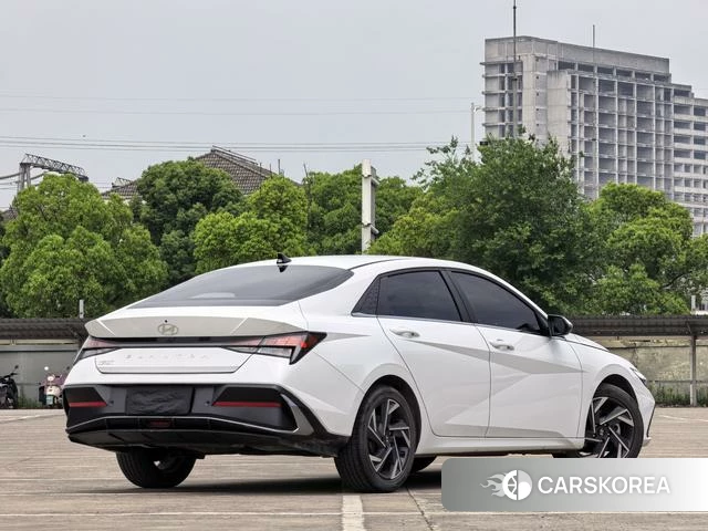 Hyundai Elantra 2024 Белый из Китая, фото 3