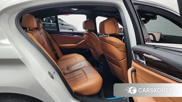 BMW 5 Series (G30) 2022 Белый из Кореи, фото 3