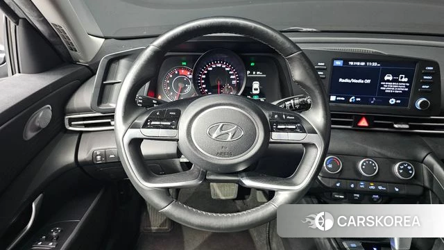 Hyundai Avante (CN7) 2021 Серебристо-серый из Кореи, фото 3