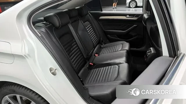 Volkswagen Passat GT (B8) 2022 Белый из Кореи, фото 3