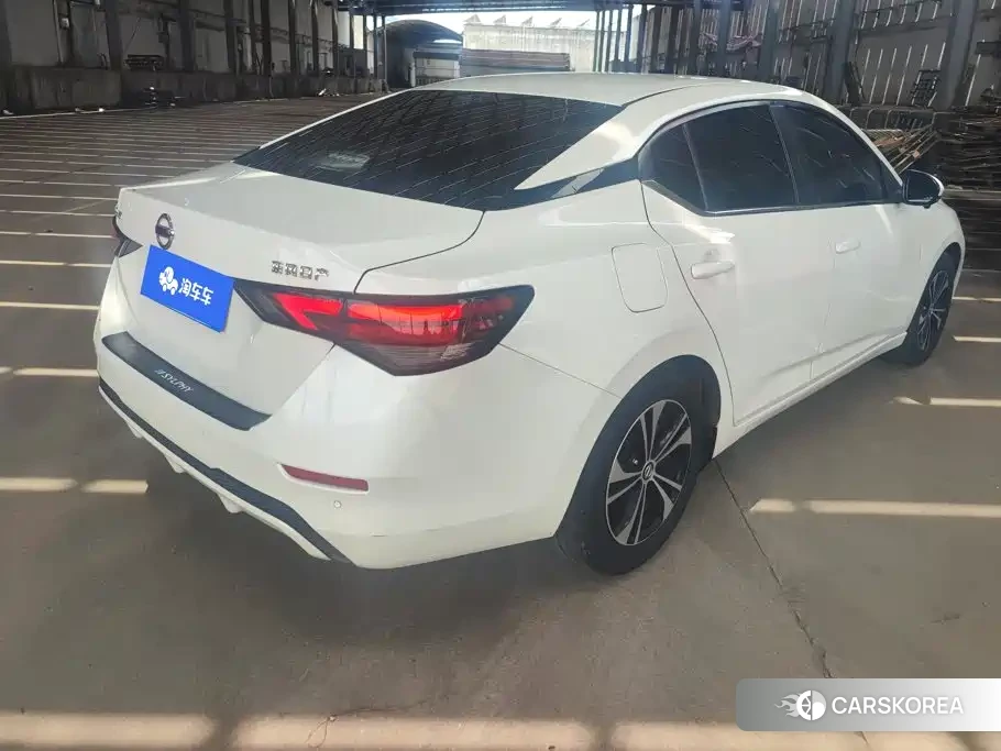 Nissan Sylphy 2022 Белый из Китая, фото 3
