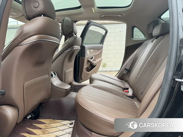 Mercedes-Benz E-class 2022 Черный из Китая, фото 3