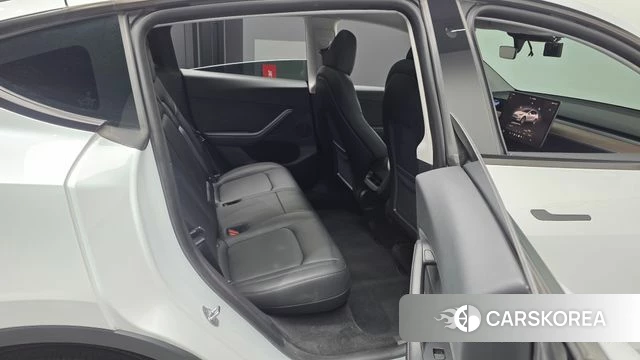 Tesla Model Y 2023 Белый из Кореи, фото 3