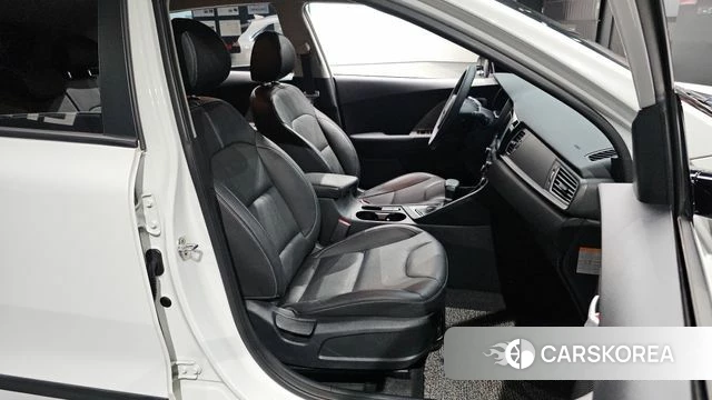 Kia Niro 2018 Белый из Кореи, фото 3